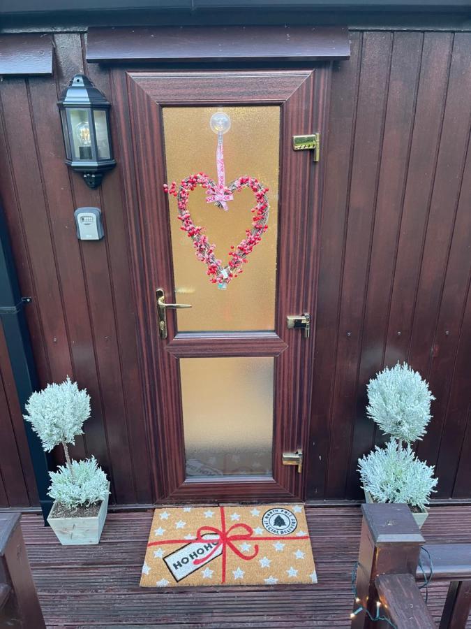 Lakeview Lodge, No Tradesmen Allowed Apartment Builth Wells