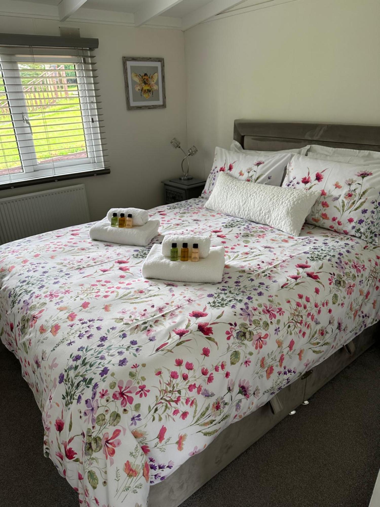 Apartment Lakeview Lodge, No Tradesmen Allowed *