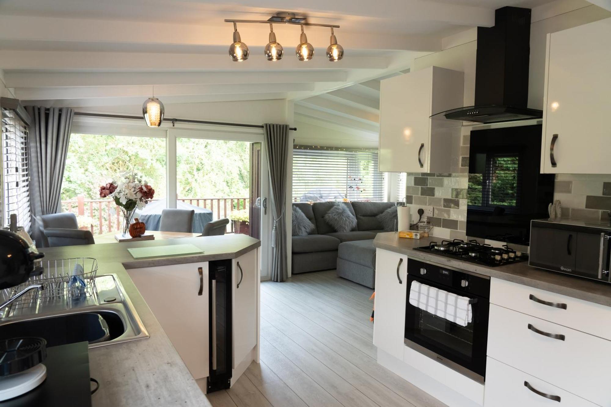 Apartment Lakeview Lodge, No Tradesmen Allowed *